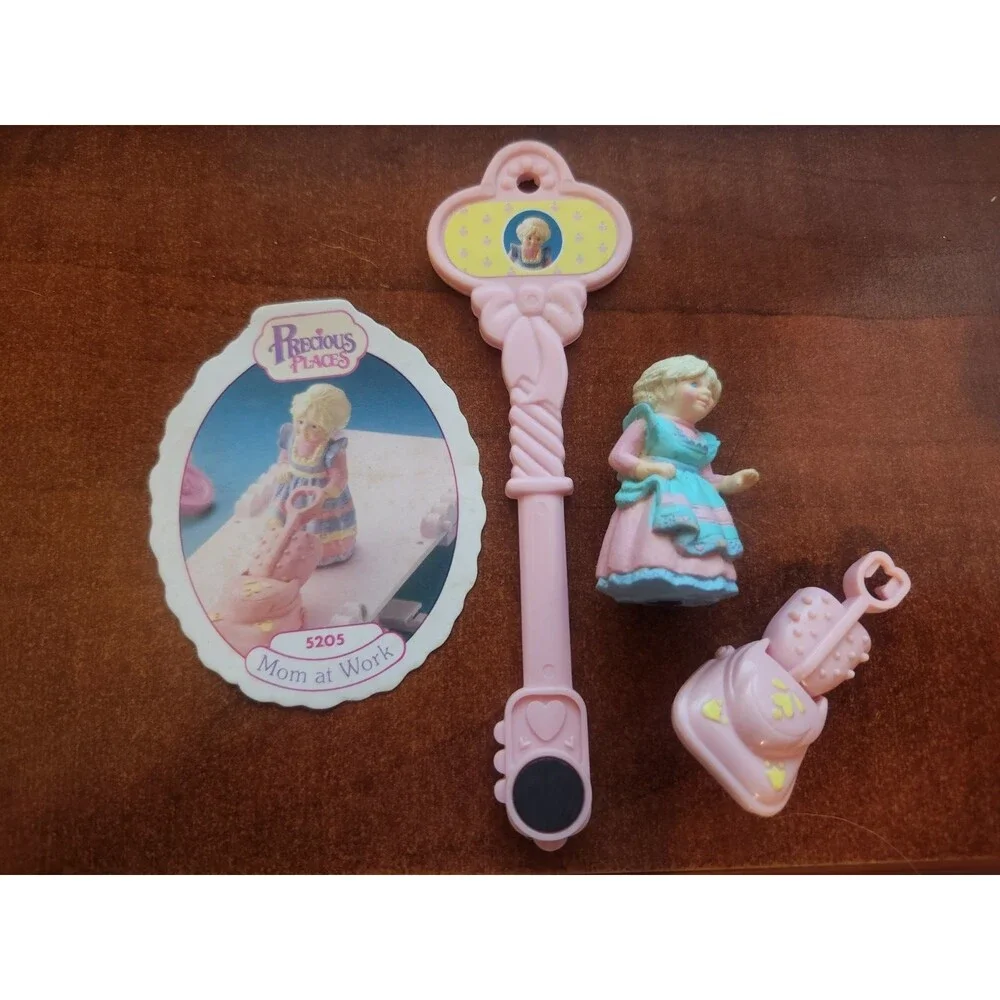 Fisher Price Precious Places Friends 5205 Mom at Work Key Vacuum Cleaner 1989